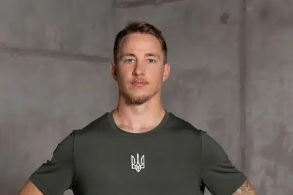 “Холостяк” Терен вразив історією свого життя: “З народження в мене була інвалідність”
