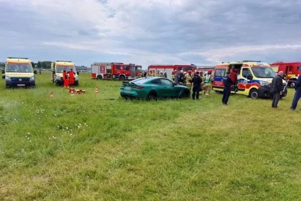 Трагедія в Польщі — BMW влетів у натовп, багато поранених