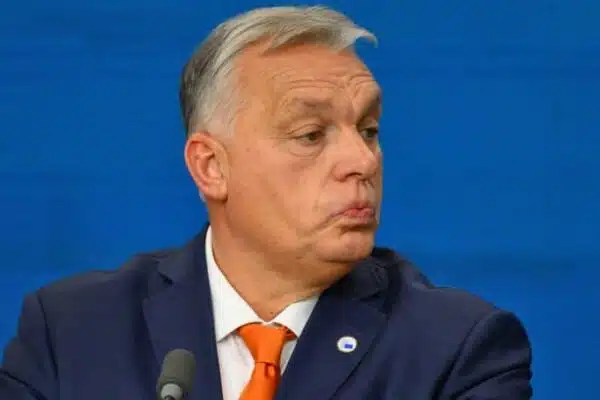 26 депутатів Європарламенту закликали Брюссель заморозити все фінансування Угорщини