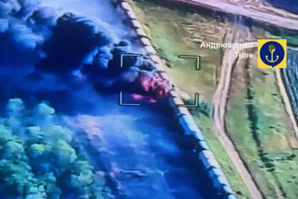 Під окупованим Токмаком горів російський ешелон із цистернами,