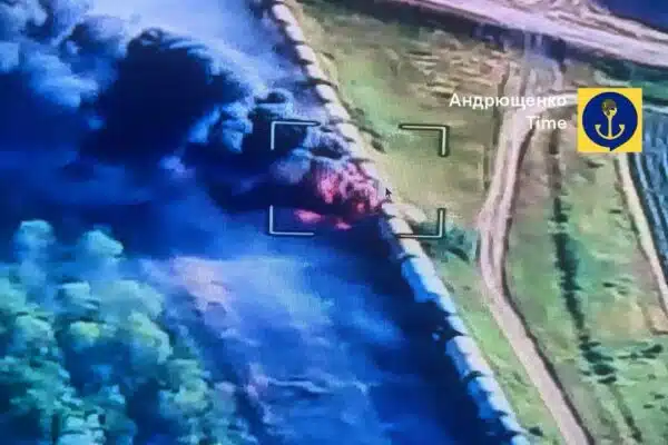 Під окупованим Токмаком горів російський ешелон із цистернами,