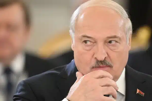 Лукашенко заявив про підготовку до війни