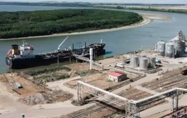 Румунія купила у Молдови порт на кордоні з Україною