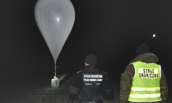 Польща третю добу поспіль фіксує вторгнення повітряних куль із Білорусі
