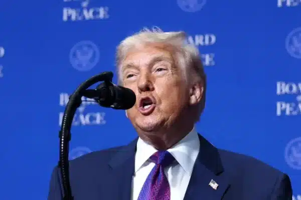 Трамп на засіданні Ради миру заявив, що ухвалить рішення щодо Ірану протягом 10 днів