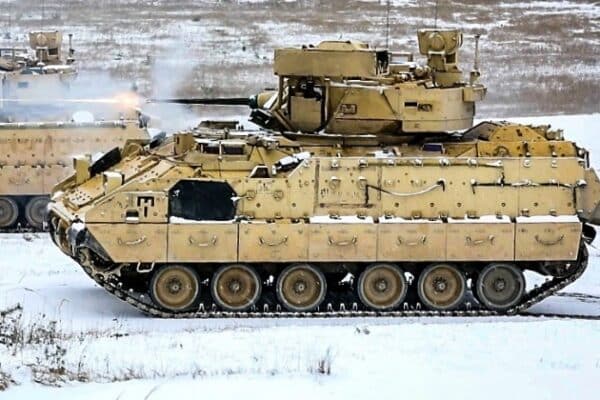 США провели військові навчання з Bradley за 60 км від кордону РФ