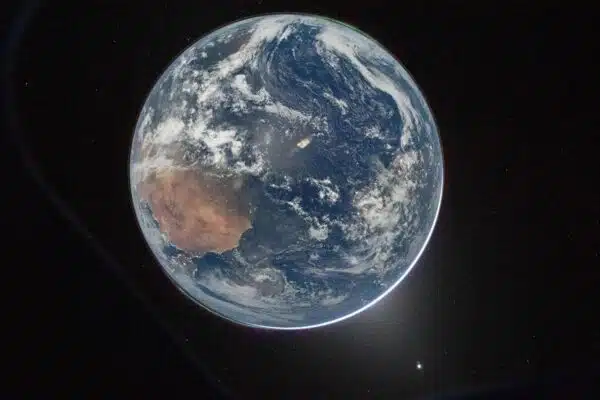NASA показало перший за 54 роки знімок усієї Землі
