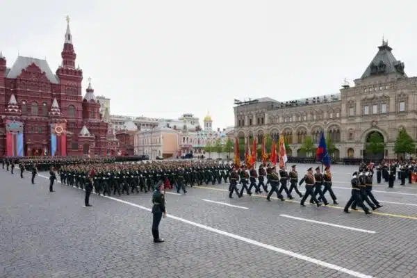 Приниження на Красній площі: як Україна змусила Путіна ховати техніку під час параду