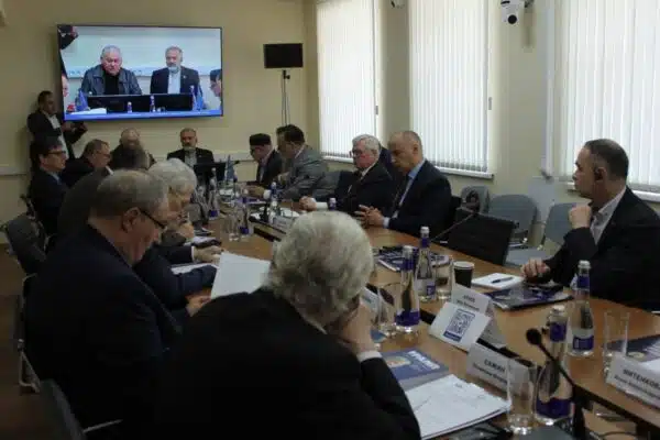 Фасад із тріщинами: як Іран за зачиненими дверима скаржиться на «кидалово» з боку Кремля