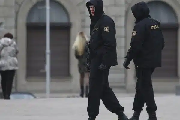 У Білорусі поліція затримала священика прямо під час Служби