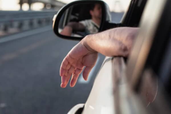 За кермо можна не всім: які вікові обмеження діють для водіїв в Україні